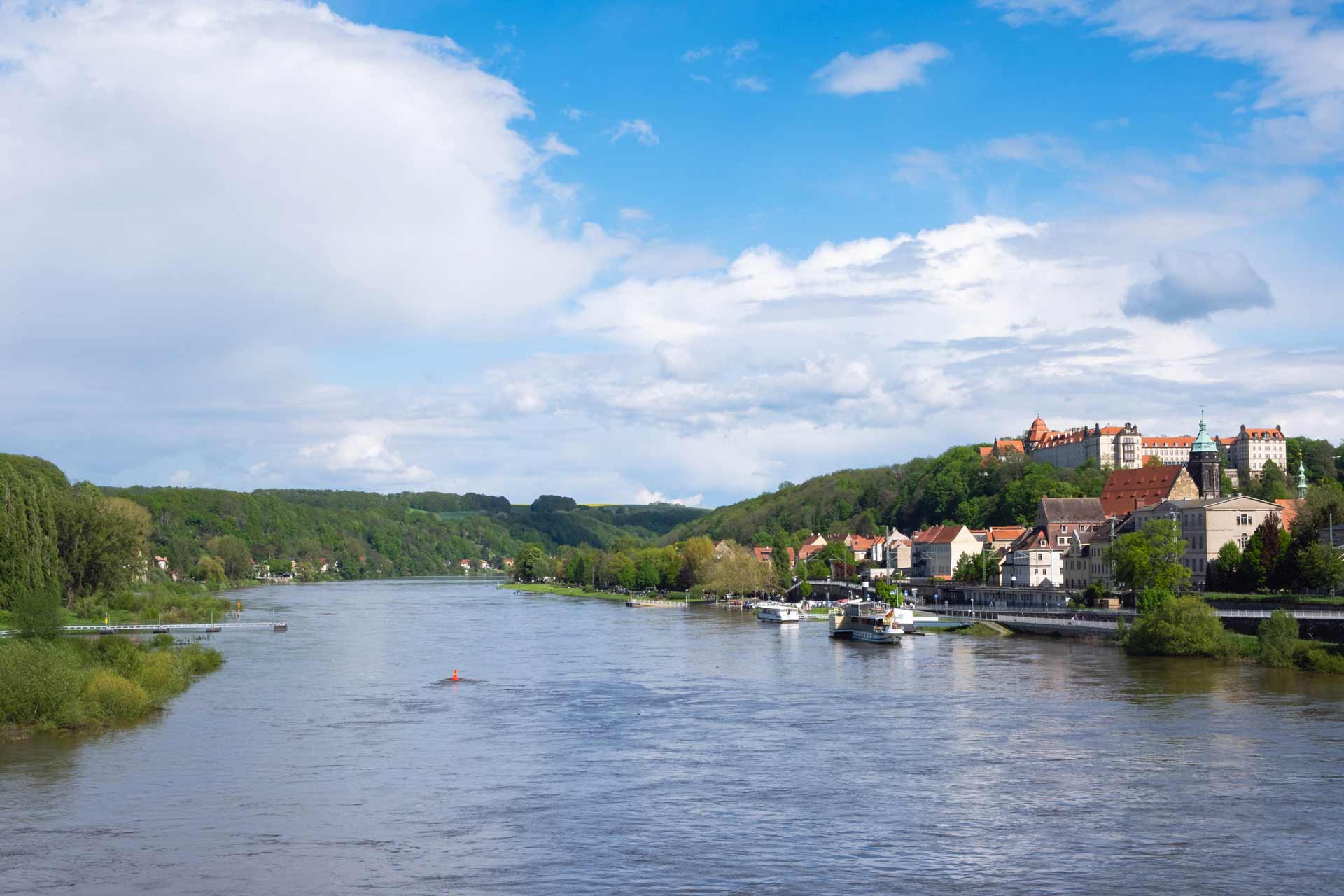 Blick auf Altstadt von Pirna mit Elbe Blick auf Altstadt von Pirna mit Elbe