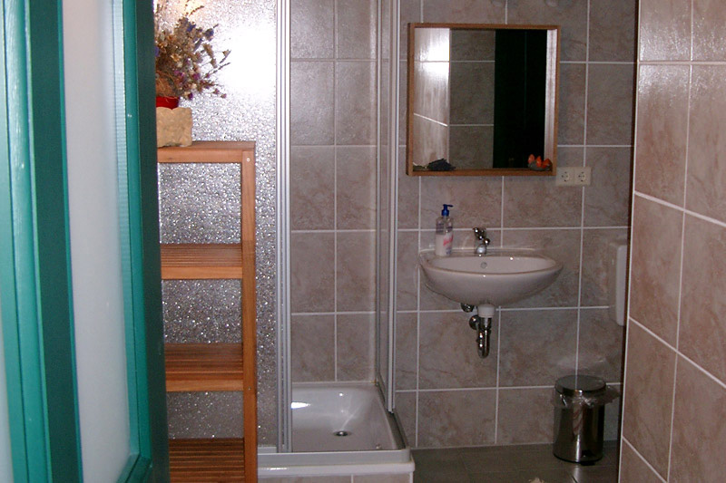 Ferienwohnung „Einkehr“ – Badezimmer mit Dusche Ferienwohnung „Einkehr“ - Badezimmer mit Dusche